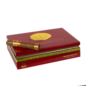 Expert Cigar On Top
